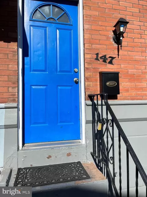 147 Tree St, Philadelphia, PA 19148