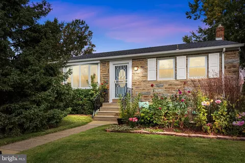 7610 Brous Ave, Philadelphia, PA 19152