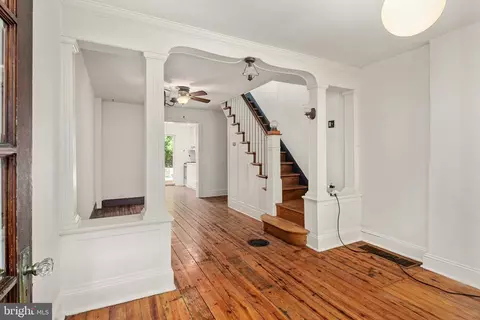 237 Montrose St, Philadelphia, PA 19147