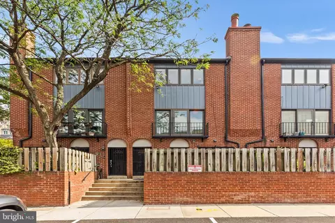164 N 22nd St #B, Philadelphia, PA 19103