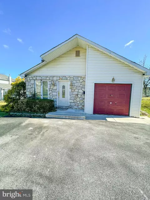 2245 N 52nd St, Philadelphia, PA 19131