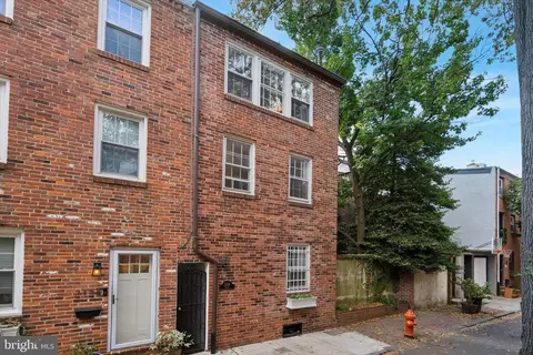 2126 Tryon St, Philadelphia, PA 19146