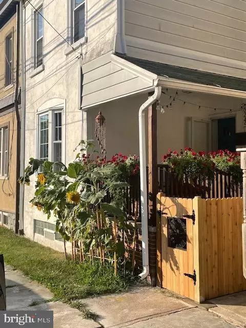 6245 Lawnton St, Philadelphia, PA 19128