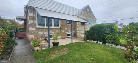 2145 Emerson St, Philadelphia, PA 19152