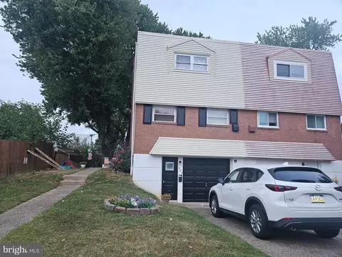 805 Lawler St, Philadelphia, PA 19116