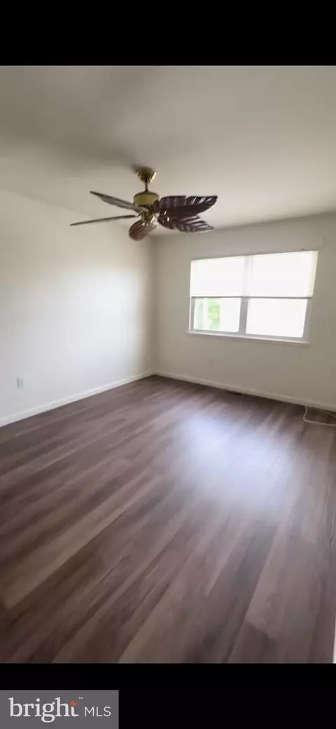 8846 Cottage St, Philadelphia, PA 19136