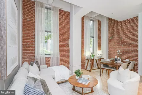 315 New St #123, Philadelphia, PA 19106