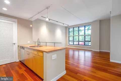 319 Vine St #105, Philadelphia, PA 19106
