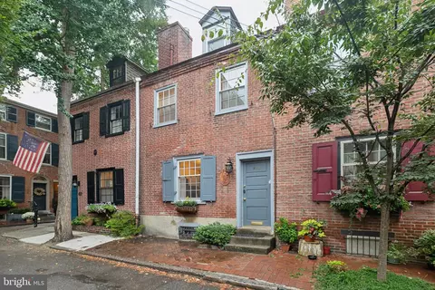 403 S Iseminger St, Philadelphia, PA 19147