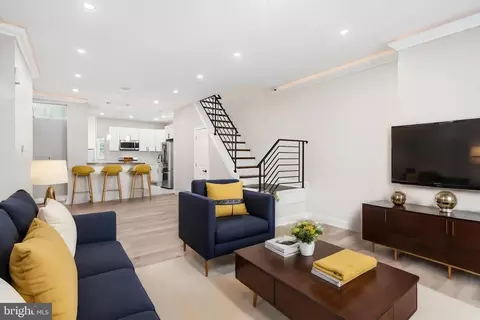10 S 53rd St, Philadelphia, PA 19139