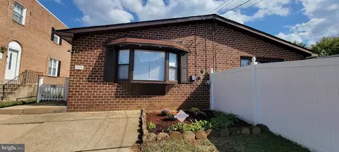2805 Walnut Hill St #A, Philadelphia, PA 19152