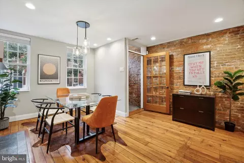 239 Catharine St, Philadelphia, PA 19147