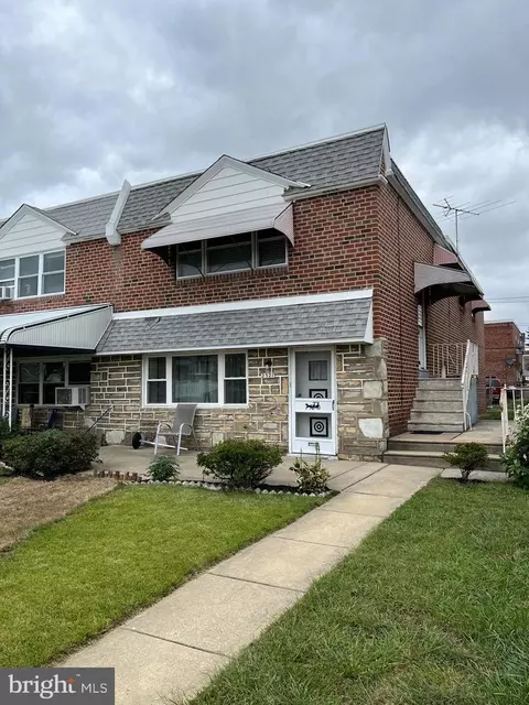 2327 Hoffnagle St, Philadelphia, PA 19152