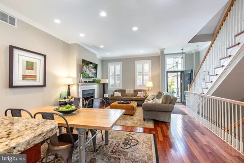 925 S 2nd St #A1, Philadelphia, PA 19147