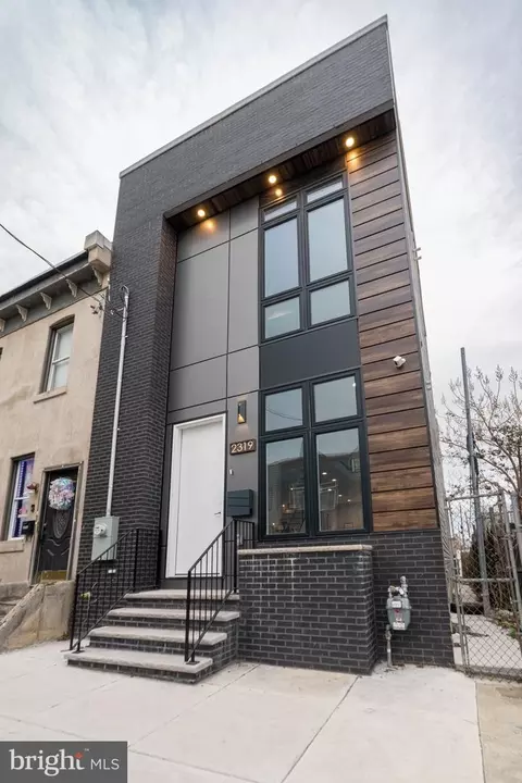 2319 E Sergeant St, Philadelphia, PA 19125