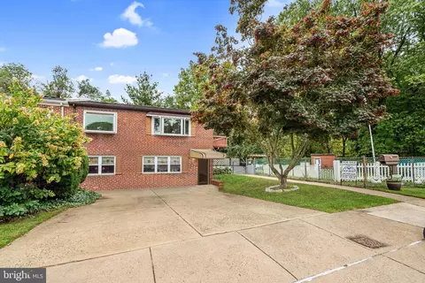 3302 S Keswick Cir, Philadelphia, PA 19114