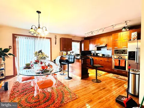 6605 Harley St, Philadelphia, PA 19142