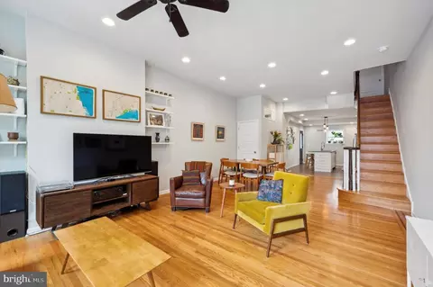 2424 Cedar St, Philadelphia, PA 19125
