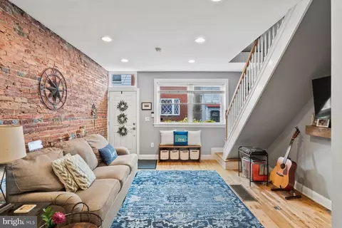 737 Latona St, Philadelphia, PA 19147