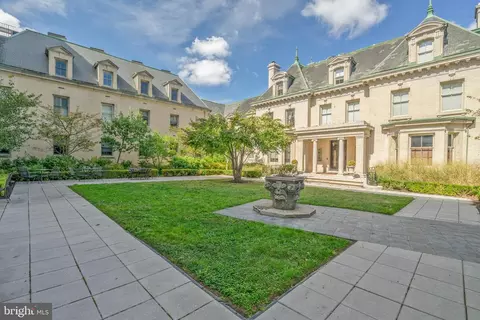4200 Pine St #101, Philadelphia, PA 19104