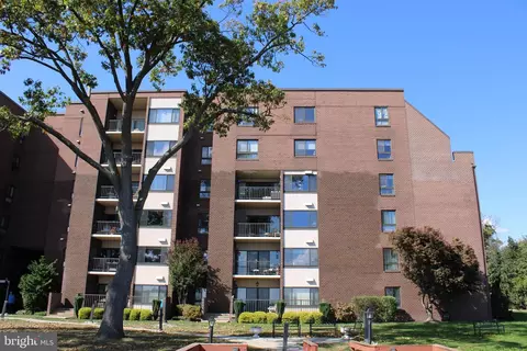 5100 Convent Ln #407, Philadelphia, PA 19114