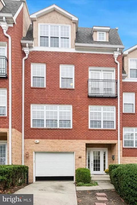 235 Gay St, Philadelphia, PA 19128