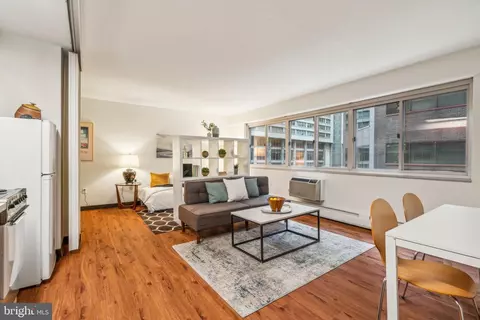 1900 34 John F Kennedy Blvd #423, Philadelphia, PA 19103