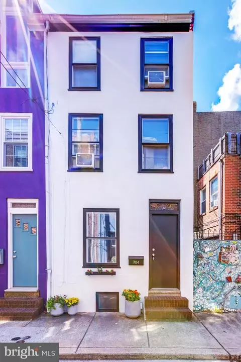 704 S Mildred St, Philadelphia, PA 19147