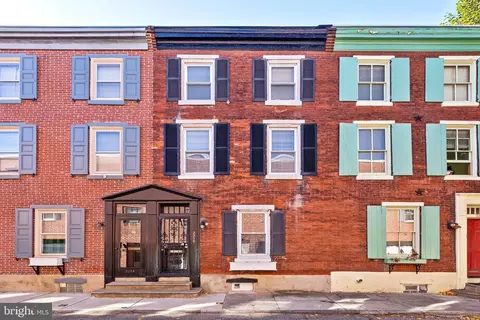 2216 Panama St, Philadelphia, PA 19103
