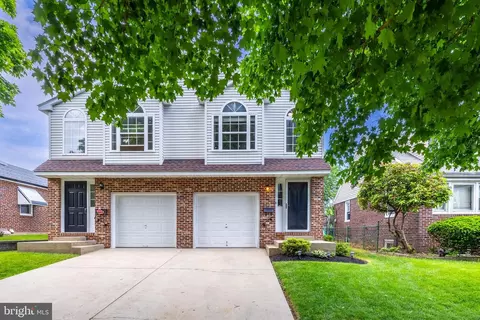 2105 Griffith St, Philadelphia, PA 19152