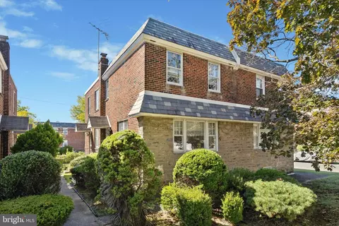 702 Kerper St, Philadelphia, PA 19111