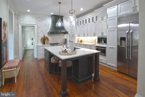 53 W Walnut Ln, Philadelphia, PA 19144