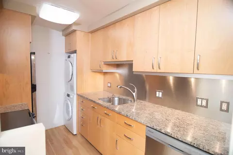 1901 John F Kennedy Blvd #803, Philadelphia, PA 19103