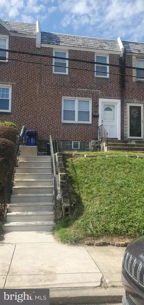 204 Devereaux Ave, Philadelphia, PA 19111