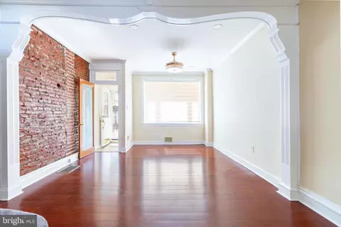 523 Mckean St, Philadelphia, PA 19148