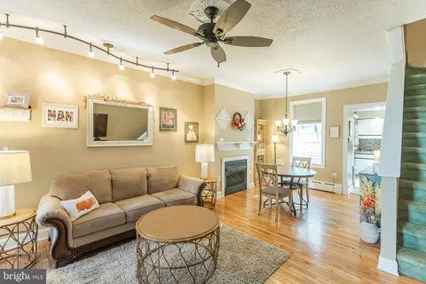 326 Titan St, Philadelphia, PA 19147