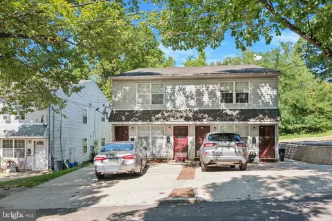 428 Harmon Rd, Philadelphia, PA 19128