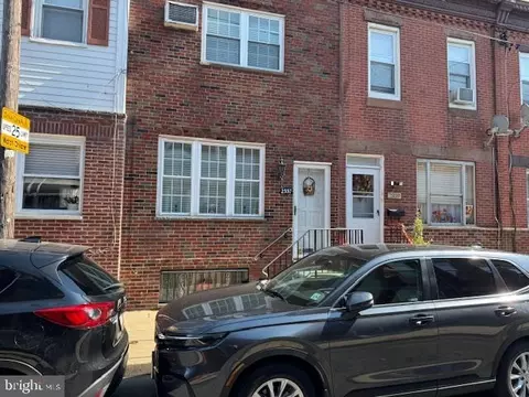 2337 S Chadwick St, Philadelphia, PA 19145