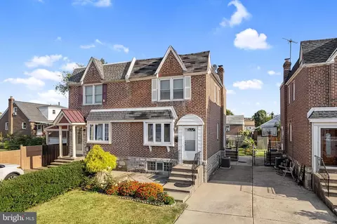 2111 Fuller St, Philadelphia, PA 19152