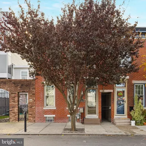 2539 E Thompson St, Philadelphia, PA 19125