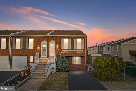 10710 E Pelle Cir, Philadelphia, PA 19154