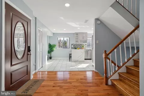 901 Lombard St, Philadelphia, PA 19147