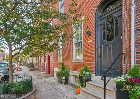 774 S 6th St, Philadelphia, PA 19147