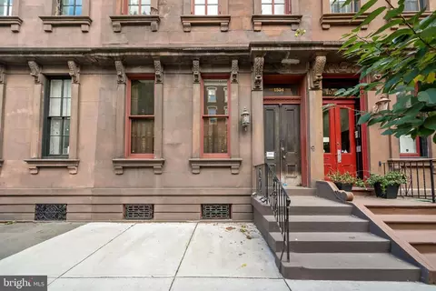 1524 Pine St #4, Philadelphia, PA 19102