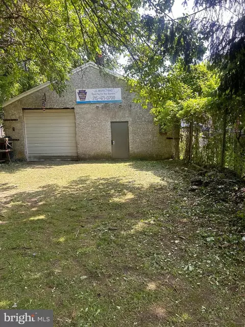 1331 N Robinson St, Philadelphia, PA 19151