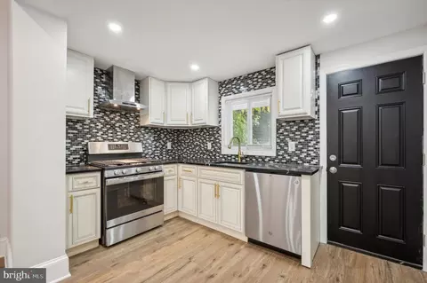 2406 W Cumberland St, Philadelphia, PA 19132