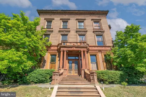 2201 5 Green St, Philadelphia, PA 19130