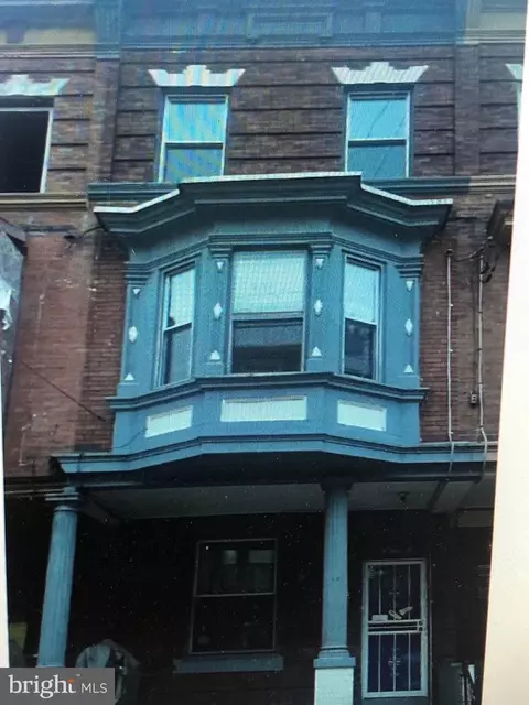 2212 N Natrona St, Philadelphia, PA 19132