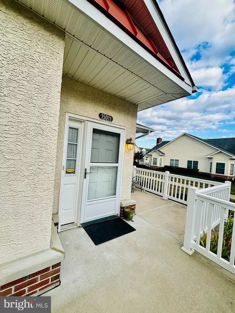 15011 Dahlia Dr, Philadelphia, PA 19116