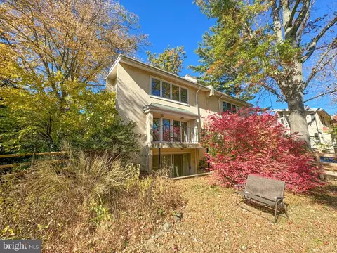 151 W Gravers Ln, Philadelphia, PA 19118